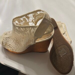 Lucky Brand Lace Cream Wedge Sandals